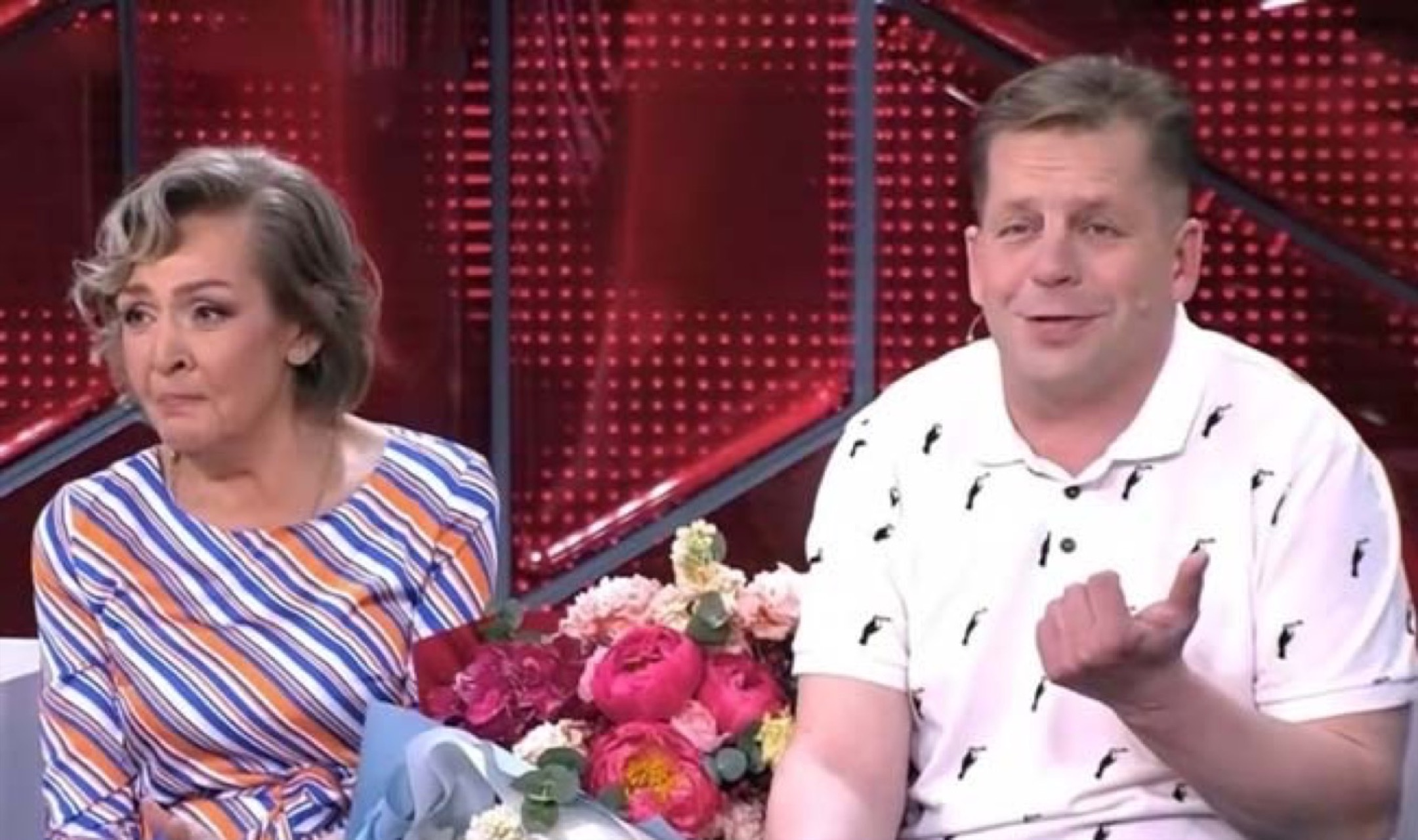 Помните жену пилота из «Экипажа»? 😔 Всесоюзная слава — а под старость лет одна в стареньком доме на Волге: Ирине Акуловой исполнилось 75
