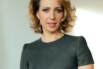 «Мы ждали этого 25 лет!»: Яна Чурикова возвращается на «Фабрику звёзд» — но Звёздного дома, каким мы его помним, больше не будет