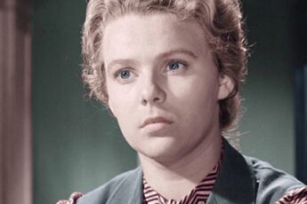 Вся страна влюбилась в учительницу с Заречной, а она едва за тридцать навсегда ушла с экрана: судьба Нины Ивановой