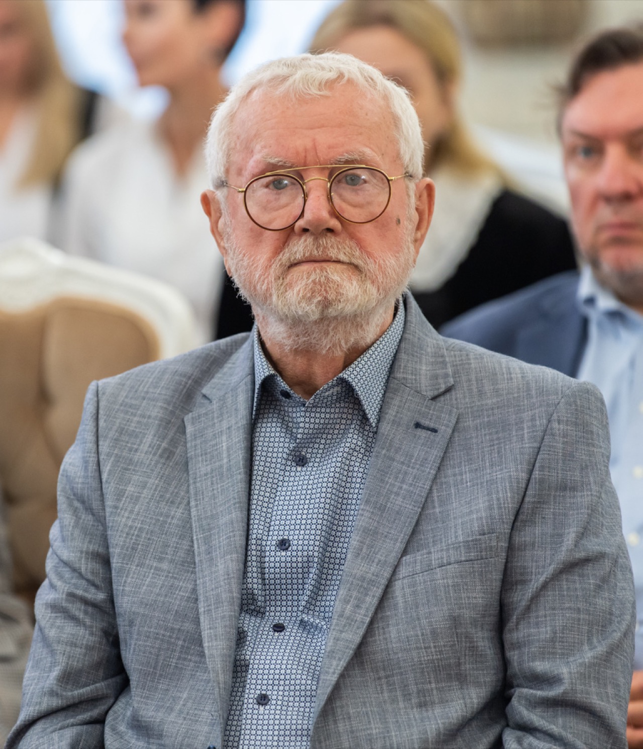 Помните Гаврилу из «Бумбараша»? 😯 Он пришёл в свой театр в 1963-м и не ушёл никогда: 63 года одна сцена, одна труппа. Играл почти до конца: Юрий Смирнов