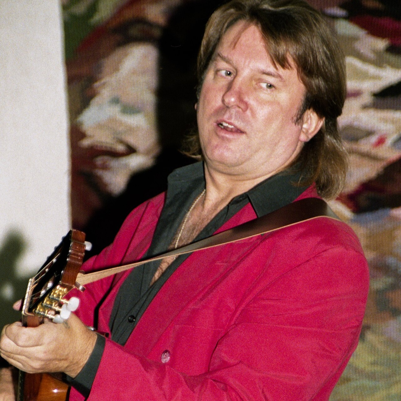 Он бросил университет ради музыкального училища. И не поступил в него 🎸